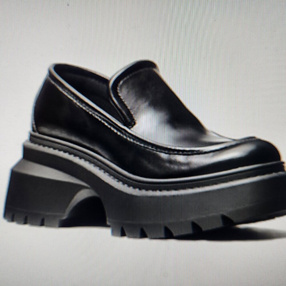 Michael Kors Black Leather "Shiloh" Loafers. NIB. Size Various - Picture 2 of 15